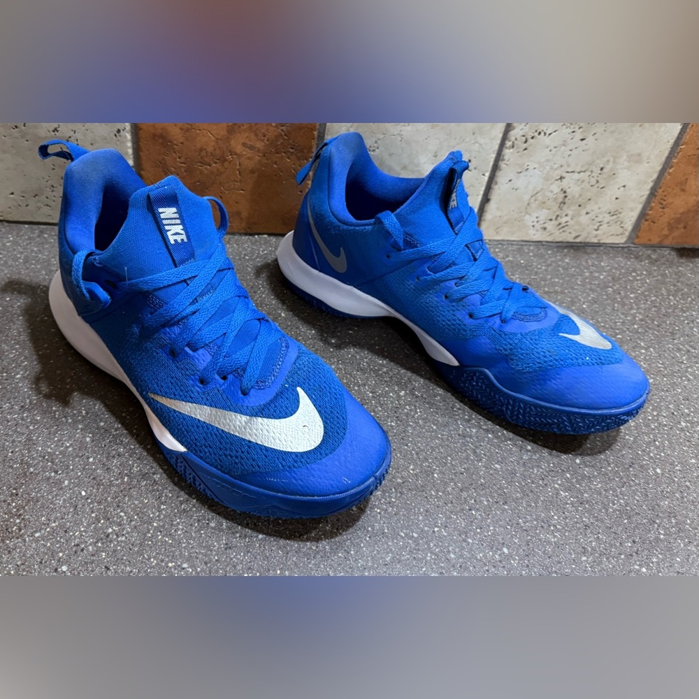 Nike zoom Royal Blue Sneakers with Silver Swoosh Men’s size 8